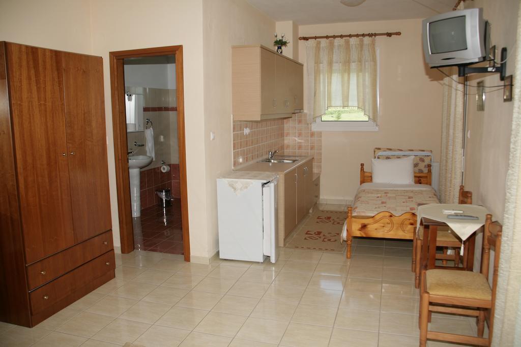 Elanthi Hostel kastoria Zimmer foto
